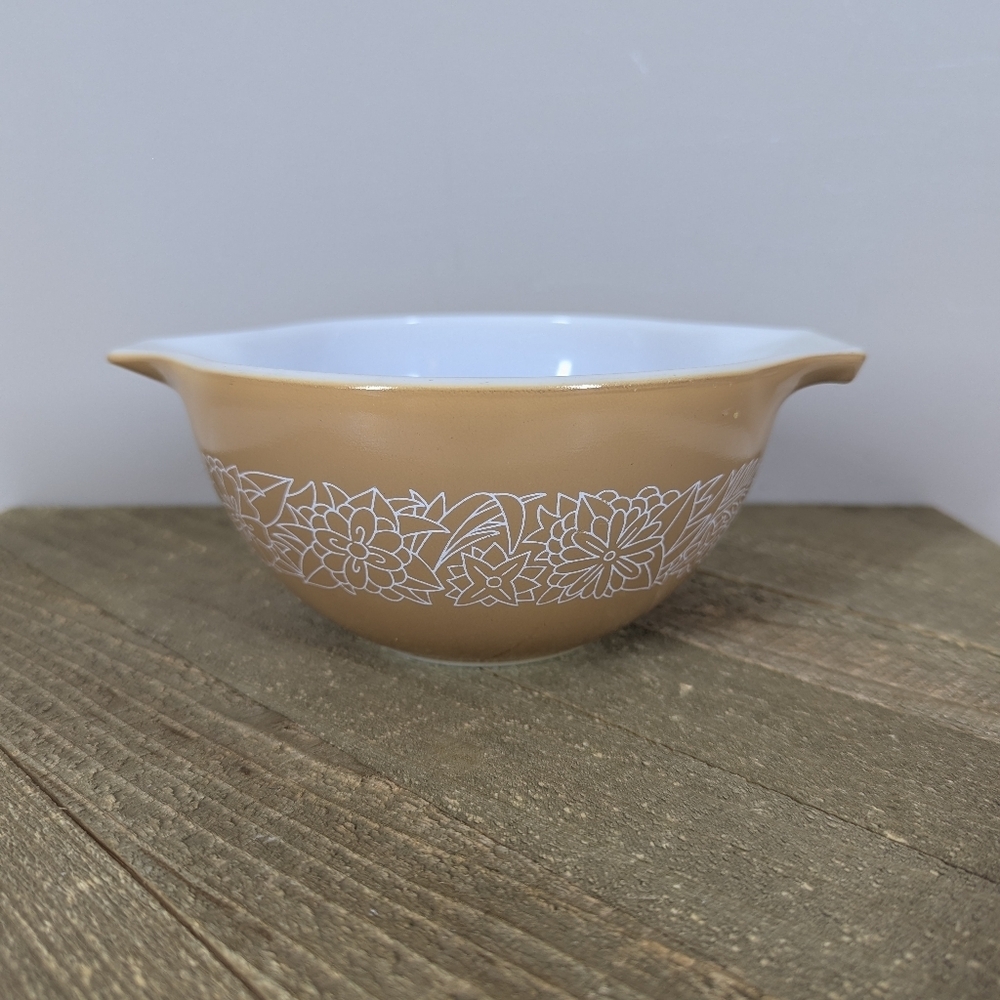 Vintage Pyrex 441 Woodland 1.5 Qt Cinderella Mixing Bowl Brown White Floral MCM